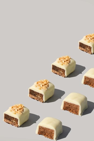 Treatfuls White Chocolate Peanut Date Bar